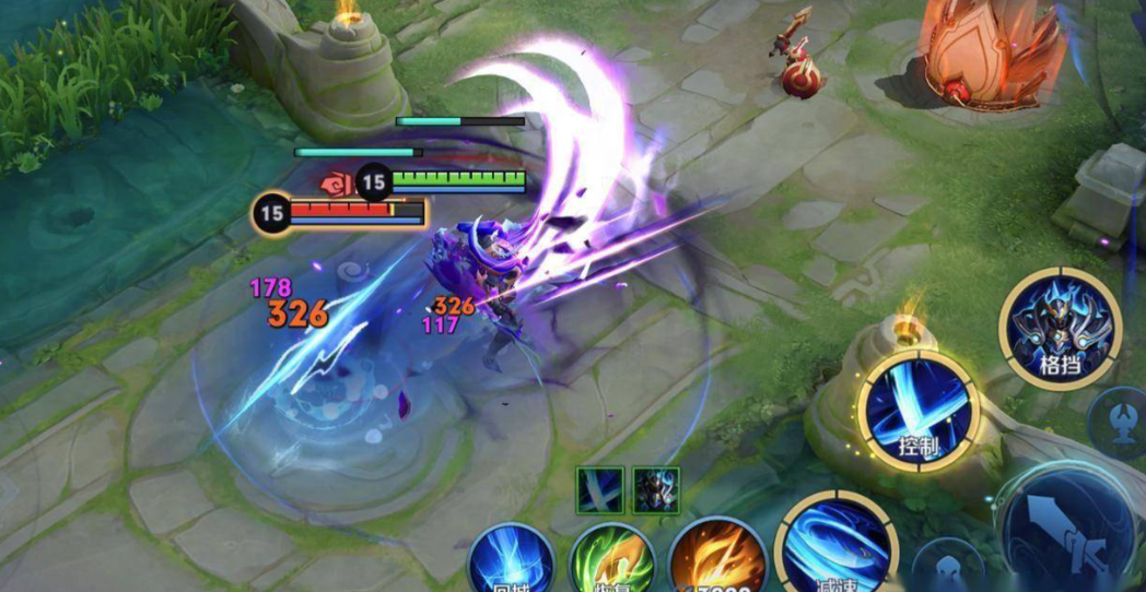 王者荣耀一万暴击的铠怎么出装